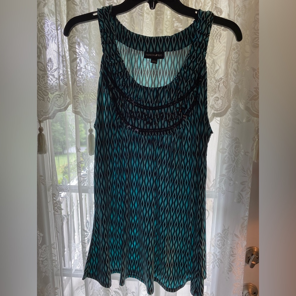 Woman’s sleeveless top, turquoise and black size 0X (16)